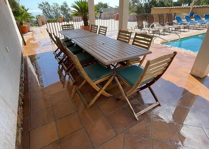 Seaview,spacious, Beautiful,highly Rated Villa *