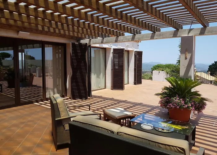 Seaview,spacious, Beautiful,highly Rated Villa *