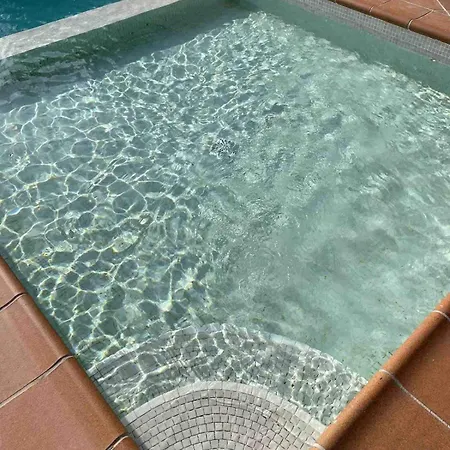 Seaview,spacious, Beautiful,highly Rated Villa